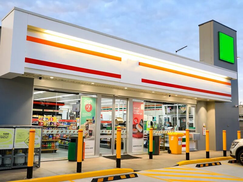 glass door beverage cooler for dessert shop for food storage